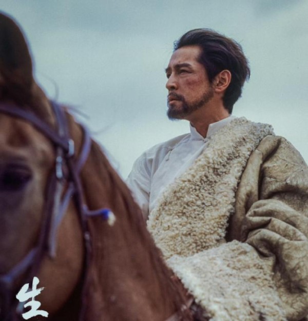 胡歌《人间有味》开机照曝光！笑容明媚状态佳，首搭李沁太惊喜！