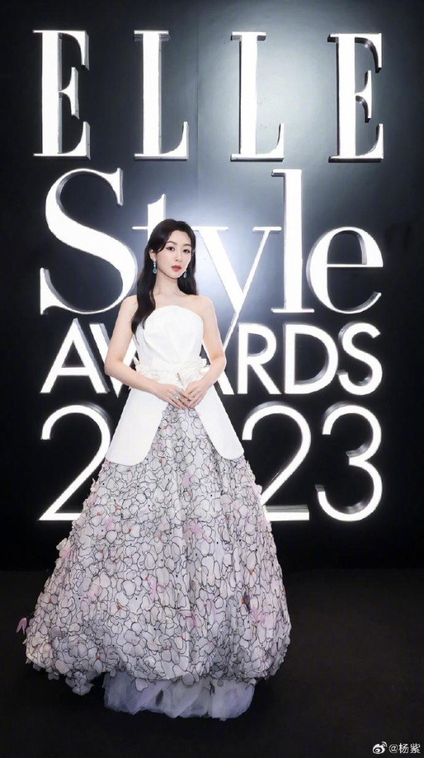 关于杨紫的变美思路，很多人忽略了“光老化”这个细节！