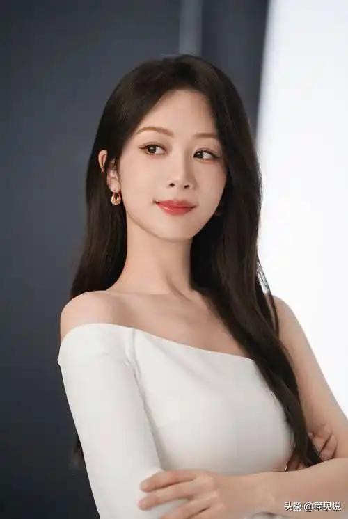 杨紫变美的真相令人惊讶，不是砸300万微调，而是找对了这个人，杨紫的逆袭，撕掉了多少人对“普通女孩”的偏见？
