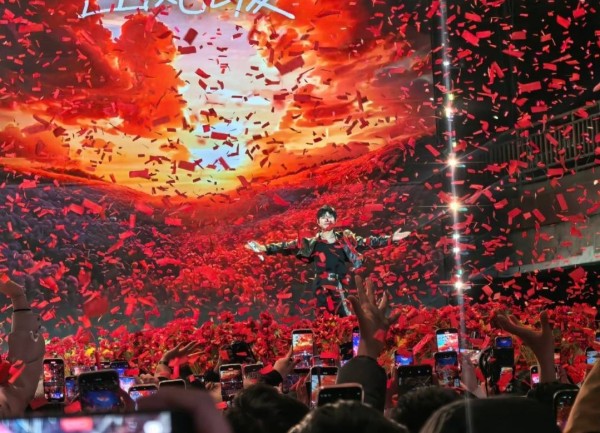 张杰《暴风少年》燃爆全场：14年双向奔赴，唤醒一代青春记忆