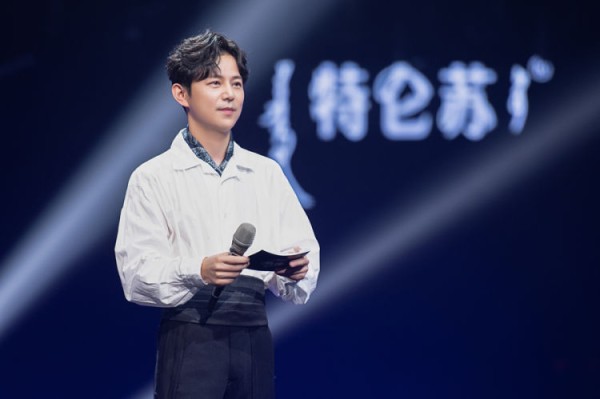 《声入人心》徐均朔郑棋元首席二选一，何炅蔡国庆今临年度声乐大赏