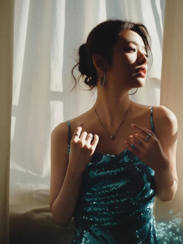 2025年最红十大明星预测:顶流洗牌 黑马逆袭,你的本命上榜了吗?