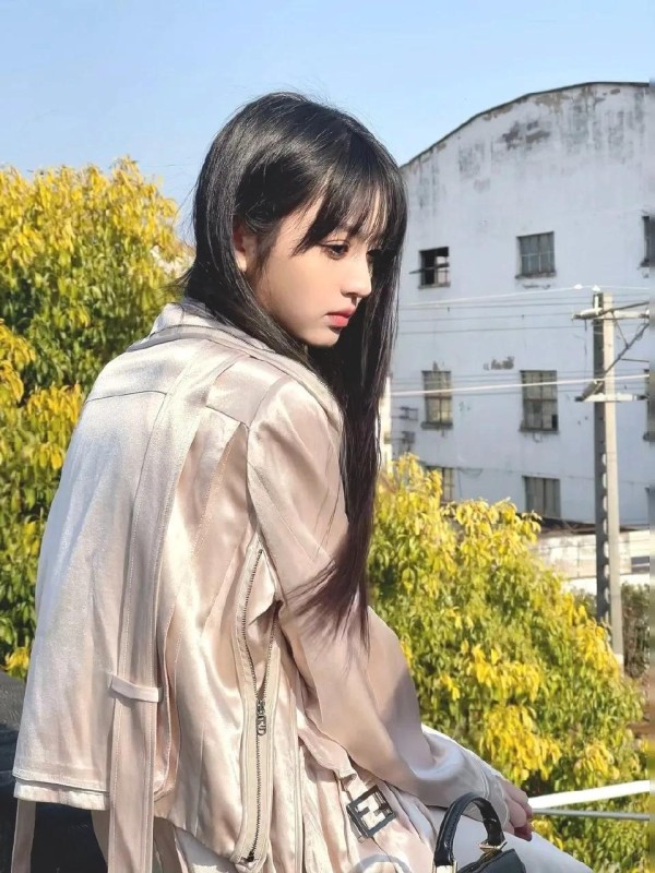 2025年最红十大明星预测:顶流洗牌 黑马逆袭,你的本命上榜了吗?