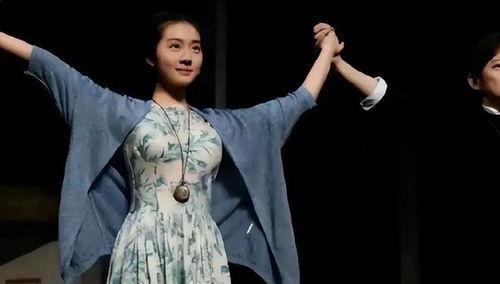 娱乐吃瓜君刘亦菲,娱乐圈的“吃瓜女王”，揭秘明星幕后故事