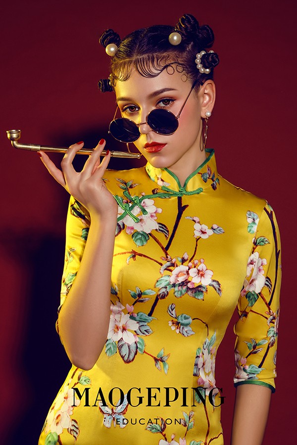 中式6号-作品名称：琉珠荧蝶-杭州现代人物形象设计创意课程秋季一班-作者：孙丽萍 冯丽霞 李玉杰 杨梦婷 王小辰.jpg