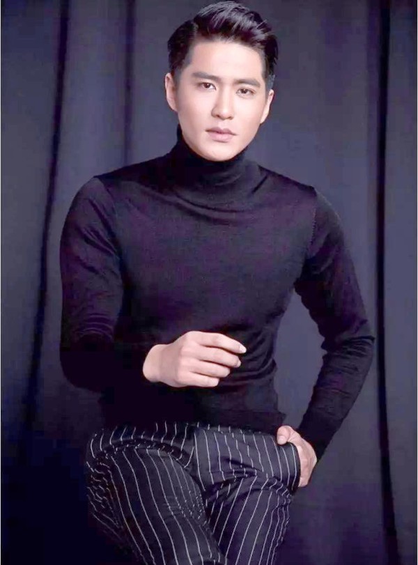 身高185cm的魅力男星：演艺之路与多元发展