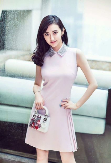 景甜给矿泉水景田做代言，林心如也曾尝试，两天赚不少