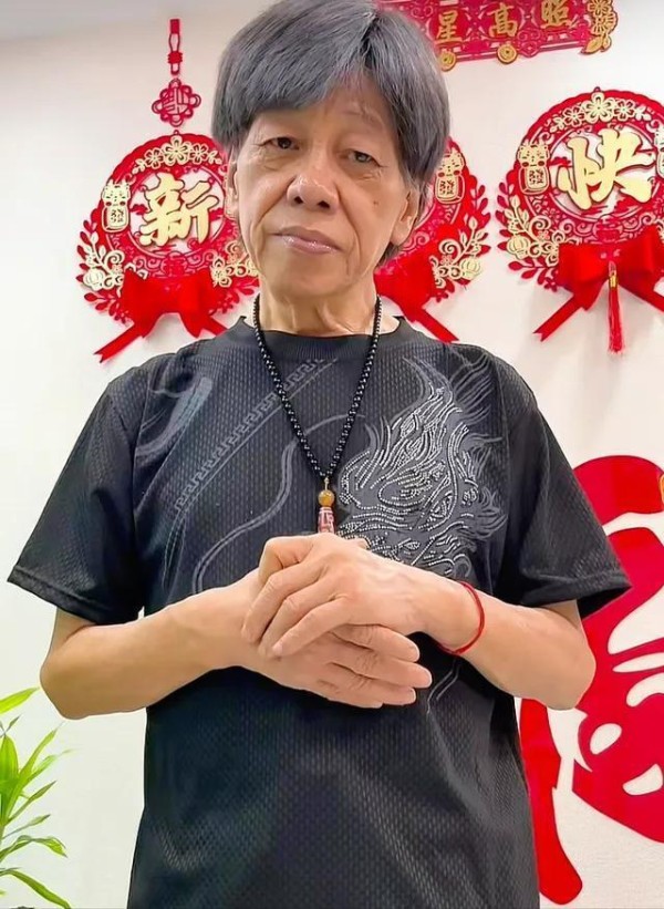 曝梁小龙生前曾炮轰周星驰！直言没收足片酬，不想再跟他合作