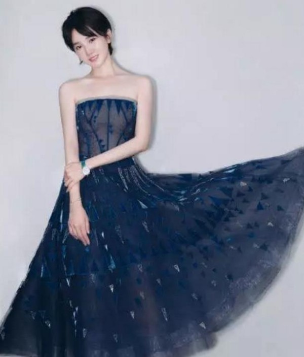 因身材性感退出体育圈，进军演艺圈如鱼得水，网友直呼：太惊艳！