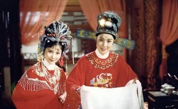 14对明星夫妻相濡以沫恩爱甜蜜，老夫老妻默默守护人生知己难求