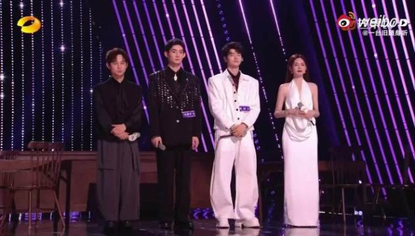 何炅直播口误华晨宇机智反应