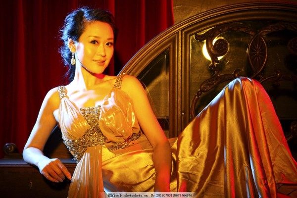 明星偶像服装模特图片