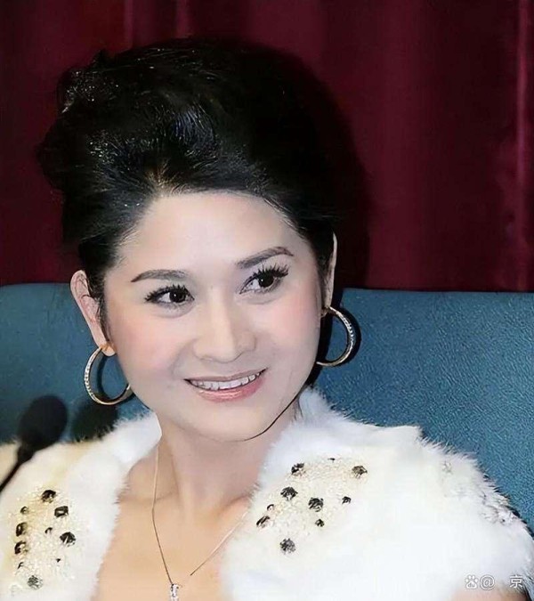 陪睡陪玩算什么，娱乐圈“脏瓜”才是人间真实？看完这些名场面