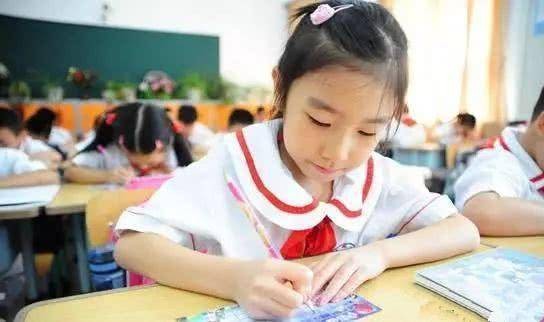 明星千万片酬有错吗？网民日报列三大罪，网友：读书还有啥意义？