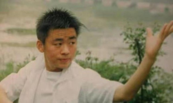 王宝强：从一个农民草根成长为影视巨星的坎坷之路