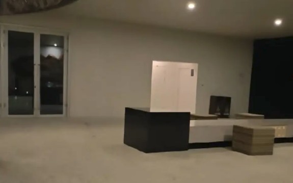 旅游驿站锁公厕，安全管理不是懒政挡箭牌