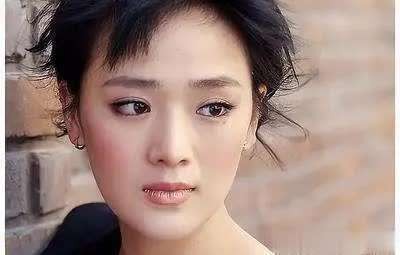 娱乐圈近期动态：巩俐替身引热议，真实瞬间暖人心