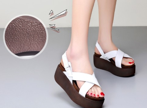 明星同款小白鞋，每一款都时尚百搭，你入手了吗？