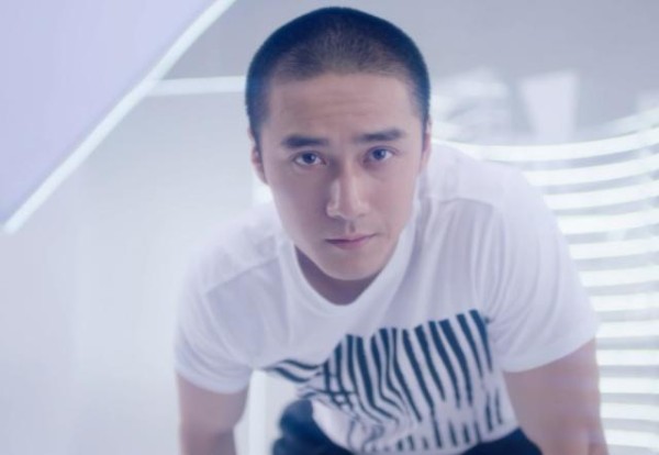 胡歌酒后感慨蒋劲夫被捕事件，众明星纷纷发声，网友：一群跟风狗