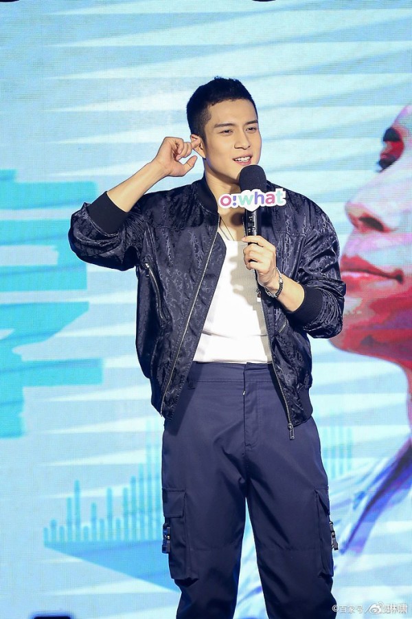 李鸿其领奖台落泪背后的情感力量