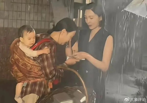 婴儿淋暴雨拍短剧：法律红线绝不容流量践踏
