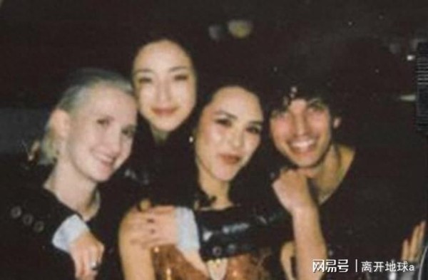 钟丽缇大女儿加拿大庆生又换男友，28岁显老颜值不及母亲一半