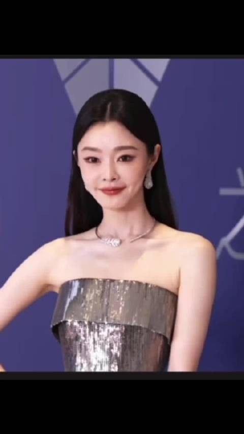 不知道啊，反正这个宋轶很曼妙！身材这块宋轶还是权威的说