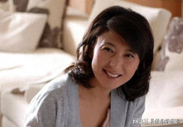 闫学晶道歉不到两天，担心的一幕就发生了，评论区舆论一边倒