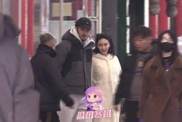 陈冰挺孕肚陪陈牧驰逛市场！两人都离过婚，热恋已三年