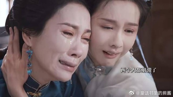 陈都灵脸怎么这么白，有点假白