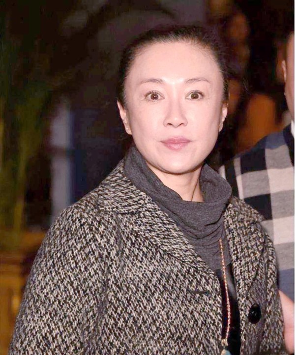 傅艺伟：从明星巅峰到人生悲剧的深刻转折