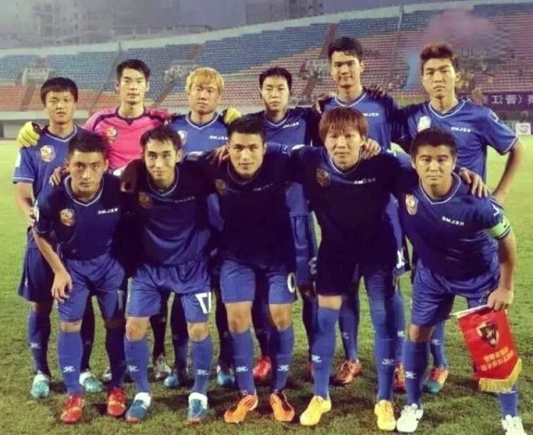 张弛的逆袭之路：从草根到全冠球王的传奇