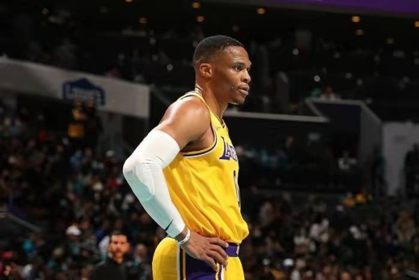 忠于自我或放下自尊？威斯布鲁克正处在生涯关键时刻