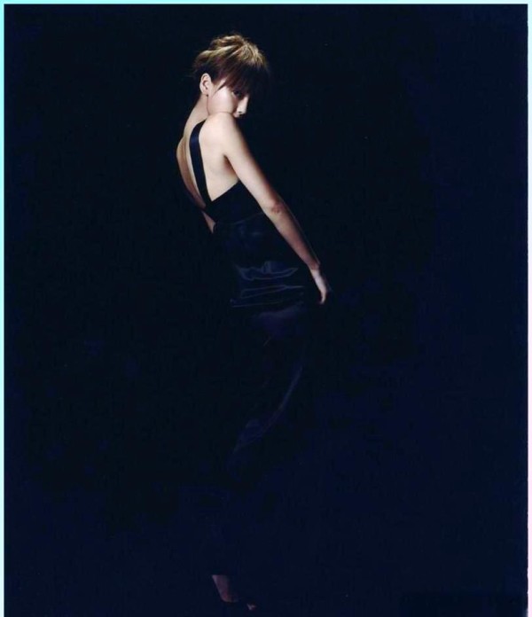 杨颖：从小模特蜕变为顶流明星的传奇之路