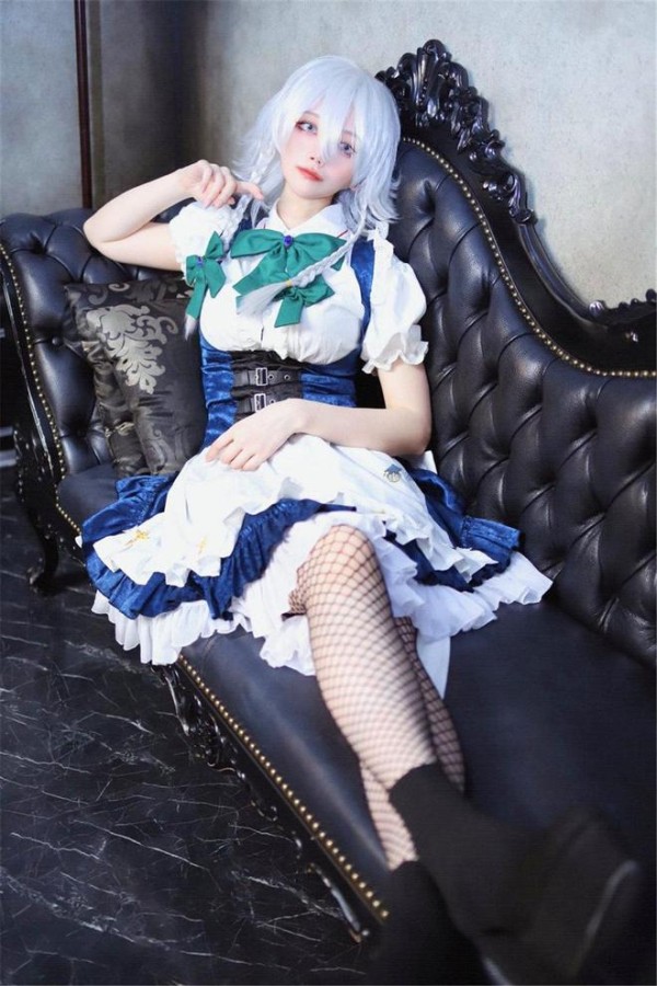 她出狱变身游戏主播，还Cos《东方Project》十六夜咲夜，引起争议