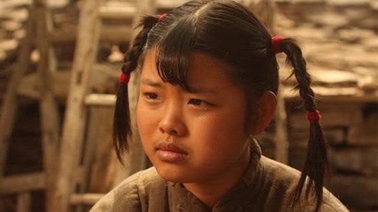 她是童星出身，却因外貌被北电拒之门外，学业有成后再进娱乐圈