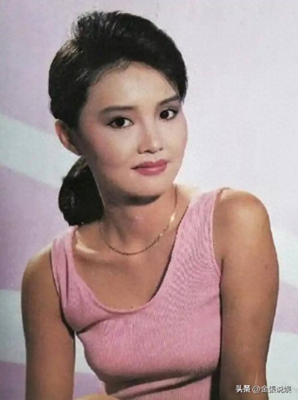 她11岁被导演看中，与名导同居多年被抛弃，童星出身却无人问津