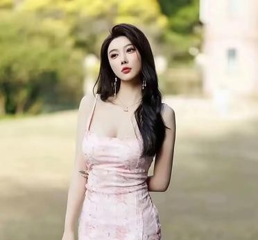 杨晨晨这组私照也太大胆自由了！