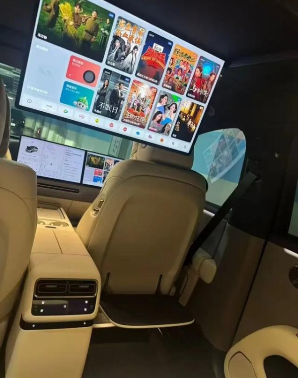 汽车圈巨震！老牌车企融合新势力AI精髓，打造“懂你”智能座舱！-有驾