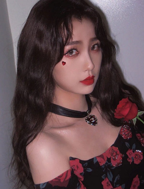 虞书欣女团妆造型