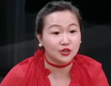 麦琳新皮肤强得可怕：一身红衣、烈焰红唇，形象变得前所未有的强势