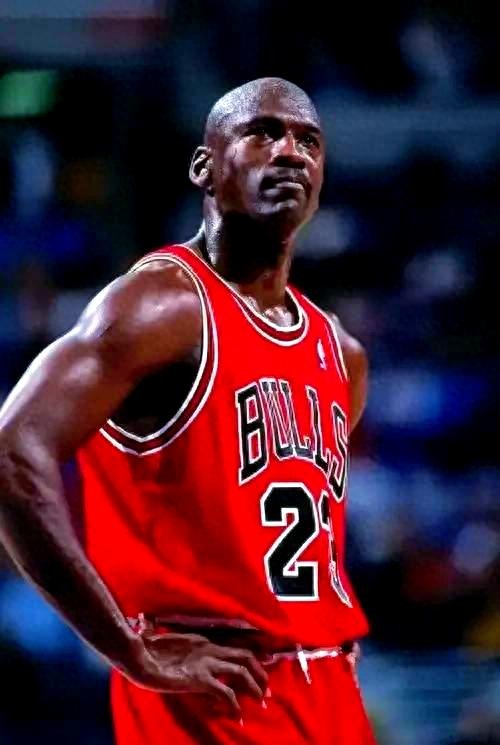 NBA十大球星：从乔丹到库里的传奇之路