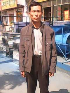 冰水中勇救落水女童