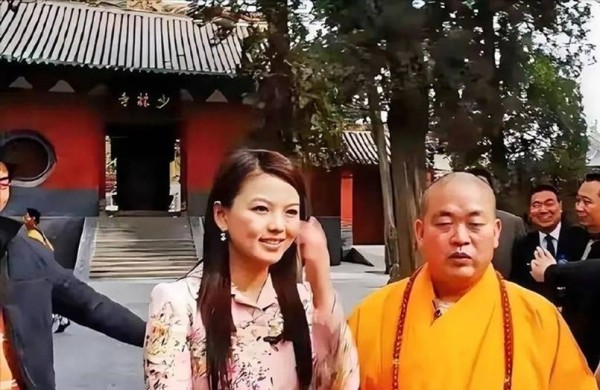 谁还记得：李湘的胸部拿过奖，一个很性感的奖