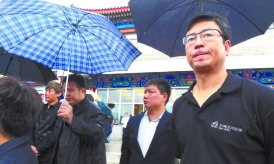 陶伟追悼会昨举行文体界名人冒雨送别(图)