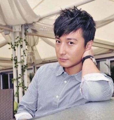 盘点娱乐圈那些体育出身的明星，想不到他竟然曾经是足球运动员