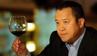 盘点娱乐圈那些体育出身的明星，想不到他竟然曾经是足球运动员