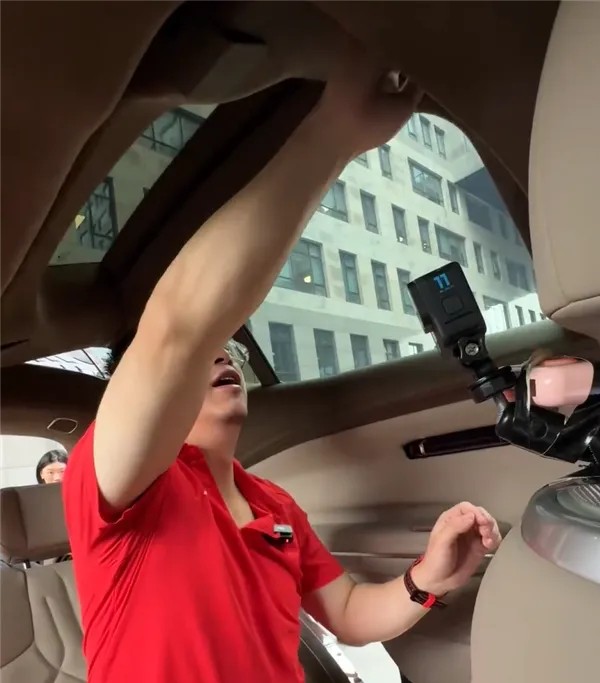 多才清泉TD：省了上亿宣传费的埃安真要好好谢谢周鸿祎，原因有3个。

1.明星效应不仅仅局限于娱乐圈，资本圈的大佬也同样有非凡的明星效应，这不广汽埃安就因为一个“夹手”事件，为自己赢来了口碑。

360创始人周鸿祎再一次视频中提到之前自己被埃安车门夹到的手，现在还没好利索，没想到一言引起千层浪，一下子就把埃安的“昊铂”品牌推到了风口浪尖，成为了网红车辆。因为夹手没好侧面印证了车门的质量好。

2....