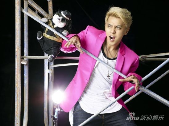 罗志祥化身艺术创作家亮相熊猫慈善公益