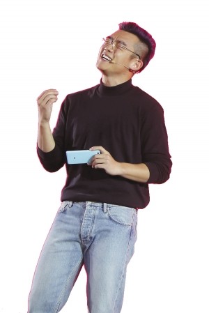 郑恺日前自称“恺布斯”